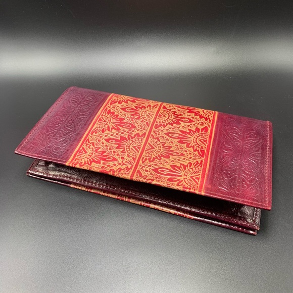 Textured clutch purse from India - Picture 3 of 14